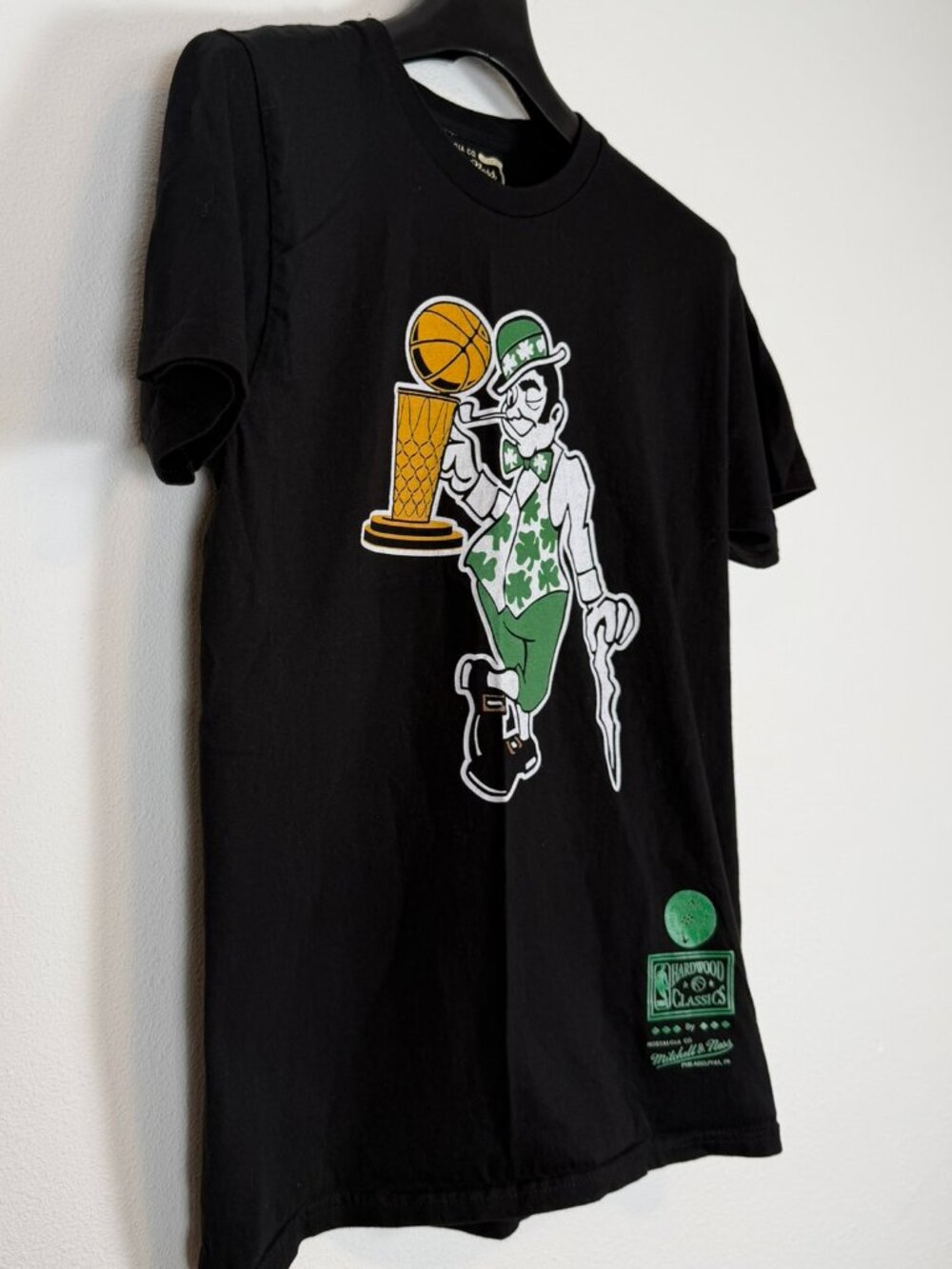 Mitchell & Ness Boston Celtics Hardwood Classics Graphic Tee Black S (Uni-sex)